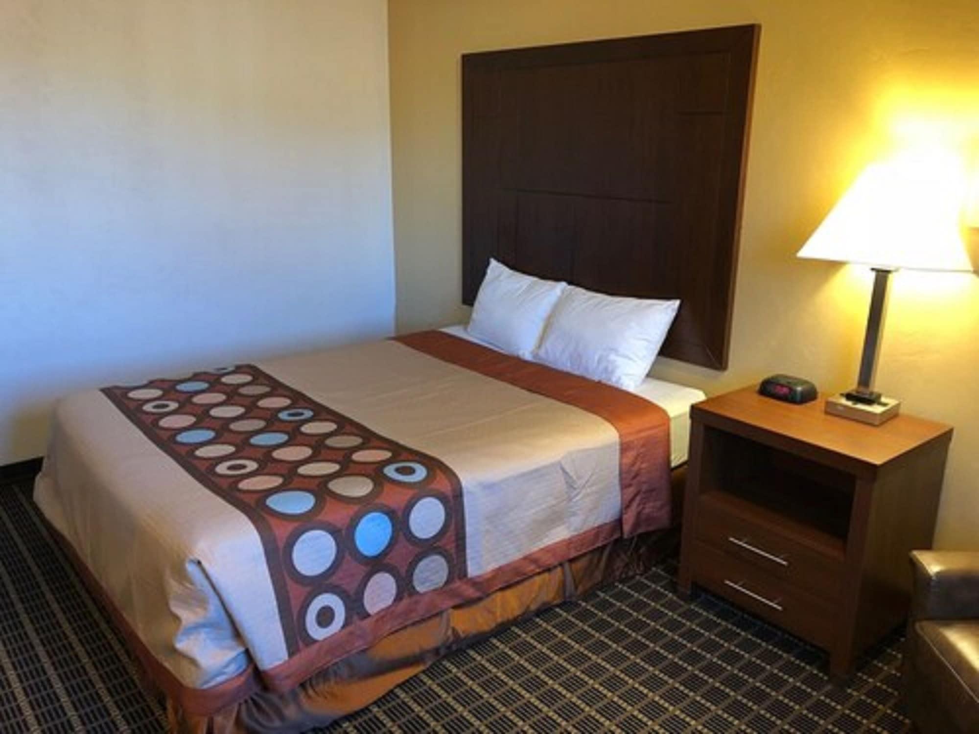 Super 8 By Wyndham קלאמאת' פולס מראה חיצוני תמונה